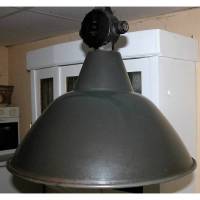 Industrie-Lampe,DDR der 60er Jahre aus Berlin Grünau,Emailierte Lampe mit Gebrauchsspuren Bild 1