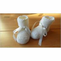 Babyschuhe - weiß - aus Wolle (Merino). Babyschuhe für die Taufe Bild 1