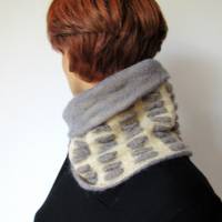 Gestrickter Loop-Schal für Frauen, Schlauchschal beige grau, Kurzschal aus Mohair, Halssocke, Schlupfschal, Kragenschal Bild 6