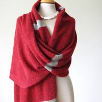 Langer Schal aus feiner Merino-Bouclé in Rot mit Seiden-Streifen, gestrickte Stola Wolle, kuschelweiches Tuch Bild 1