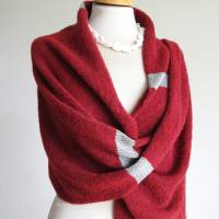 Langer Schal aus feiner Merino-Bouclé in Rot mit Seiden-Streifen, gestrickte Stola Wolle, kuschelweiches Tuch Bild 2