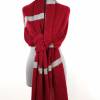 Langer Schal aus feiner Merino-Bouclé in Rot mit Seiden-Streifen, gestrickte Stola Wolle, kuschelweiches Tuch Bild 9