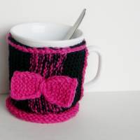 Tassenmanschette, pink/schwarz mit Schleife, Tassenwärmer Tassenuntersetzer, Wärmeschutz Tasse, Tassenpulli, Becher Bild 1