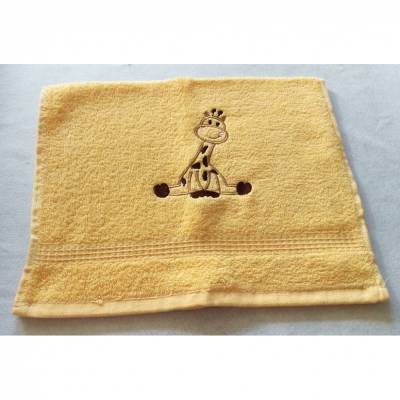 kuschelweiches Handtuch bestickt mit kleinen Tieren, Blickfang für jedes Bad, Baumwolle,gelb mit einer Giraffe