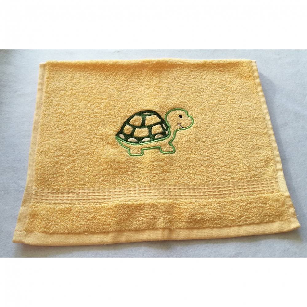 kuschelweiches Handtuch bestickt mit kleinen Tieren, Blickfang für jedes Bad, Baumwolle,beige mit einer kleinen Schildkröte Bild 1