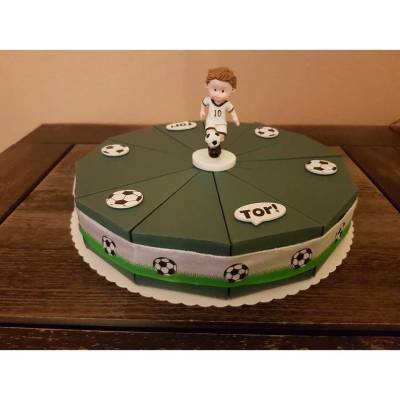 Fußball - Geschenk zum 18 Geburtstag - Geschenk Geburtstag - Grün Weiß Schwarz - Fußballfigur - Papiertorte - Tor