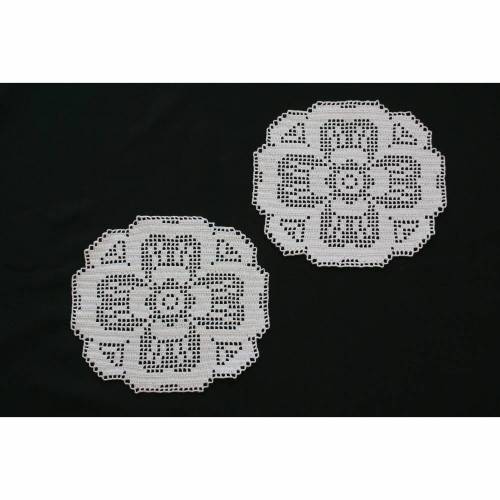 1 Paar gehäkelte Deckchen mit Blüten, Häkeldeckchen