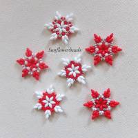 6x Weihnachtsanhänger, Geschenkanhänger aus Glasperlen, Stern, Schneeflocke rot weiß silber Bild 1