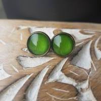 hellgrün Ohrringe u Ringe Cabochonschmuck verschiedene Fassungen handbemalt grün schimmernd Bild 3