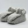 graue Strickschuhe mit Riemchen aus Wolle für 3-6 Monate Bild 3