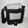quadratische Filztasche, Tasche aus Wollfilz zum Umhängen, schlicht, in schwarz, handgemacht von Dieda, kaufen Bild 2