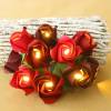 Lichterkette mit Rosen aus Papier in Rottönen als Geschenk Bild 2