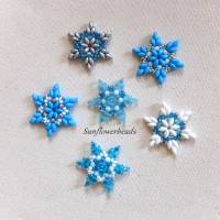 6x Weihnachtsanhänger, Geschenkanhänger aus Glasperlen, Stern Schneeflocke, türkis weiß silber Bild 1