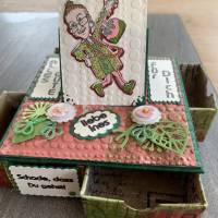 Zum Ruhestand: Geldgeschenk in Form einer Staffelei-Karte mit Schubladen - handmade Bild 9