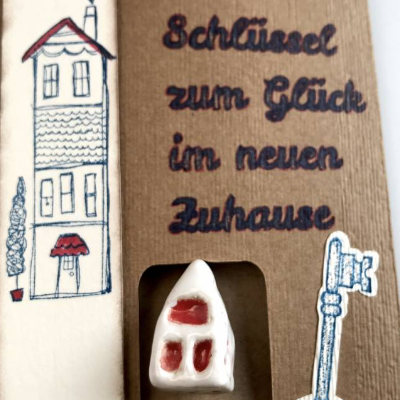 Keramik-Schlüsselanhänger "Kleines Häuschen" (2)