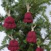 Anhänger Geschenkanhänger Christbaumanhänger Deko Herbst Weihnachten Advent Mütze 5teilig rot braun gestrickt und gehäkelt Bild 4