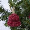 Anhänger Geschenkanhänger Christbaumanhänger Deko Herbst Weihnachten Advent Mütze 5teilig rot braun gestrickt und gehäkelt Bild 5