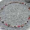 Einmalige Kette in grau und rot - elegant & verspielte Halskette aus einmaligen Perlen Bild 3