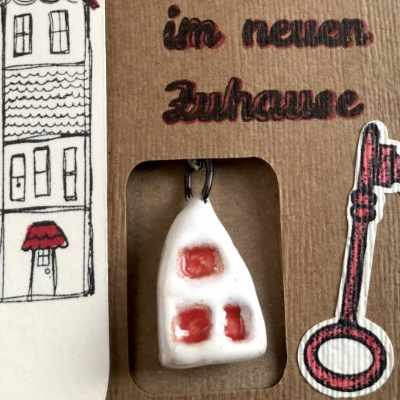 Keramik-Schlüsselanhänger "Kleines Häuschen" (3)