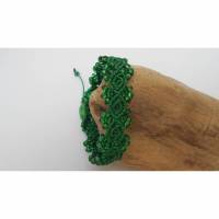 Makrameearmband mit Perlen in grün Bild 1