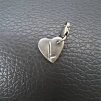 Kleiner Herz-Anhänger mit Wunsch-Buchstabe aus 999 Silber Bild 1
