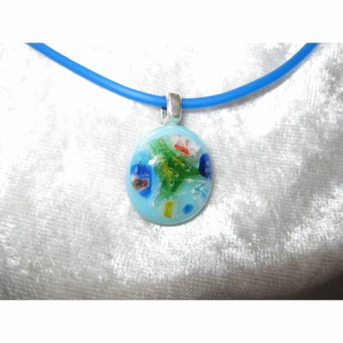 Blaue Kautschukkette mit Millefiori-Glasanhänger