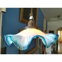 Vintage Lampe aus Opalglas mit blauem Rand Bild 1
