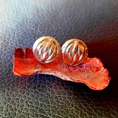 Mandelförmige Ohrstecker aus 999 Silber,  massiv gearbeitet