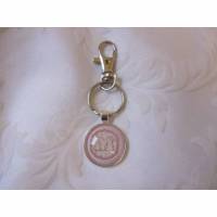 Schlüsselanhänger Monogramm Buchstabe "Lettre" personalisierbar Geschenkidee individuell rosa Vintage Stil Bild 1