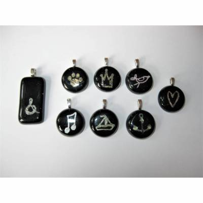 Anhänger aus schwarzem Glas mit Motiv aus Mica Puder zur Auswahl, Glascabochon