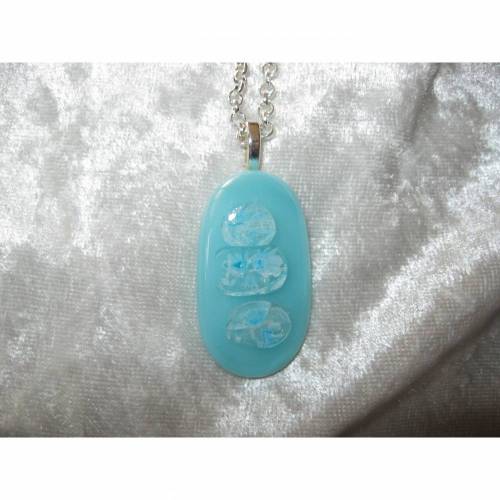 Glasanhänger hellblau mit Millefioriperlen und Gliederkette, Glasfusing