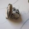 Verschnörkelter Cabochon Ring mit Schuh Paris Motiv "Chaussure de Paris" im Vintage-Stil Bild 2