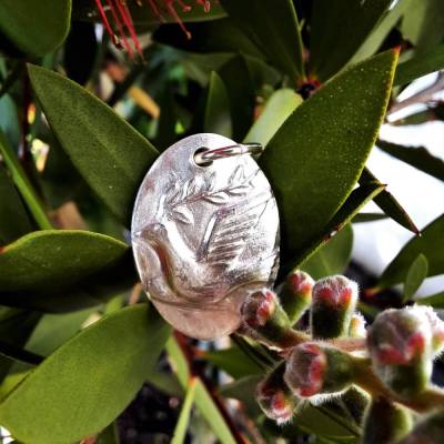 Anhänger Taube aus 999 Silber in Cabochonform