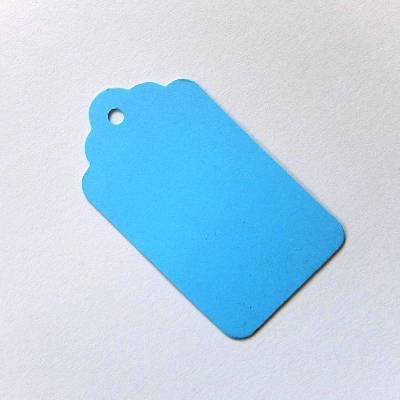 20 Geschenkanhänger hellblau, rechteckig mit gewelltem Rand