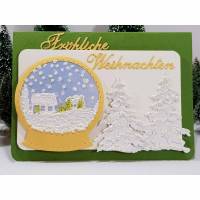 Weihnachtskarte in weiß und gold Schneekugel mit glitzernder Winterlandschaft Bild 1