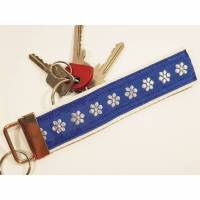 Feines Schlüsselband weiß 15cm seidig blau mit weißen Blüten Schlüsselanhänger Bild 1