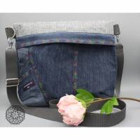 Eine Arletta Bag aus Jeans und LUXO,  Schnittmuster von Blau Bunt – Lexa Lou alias Lucinda Patko Bild 1