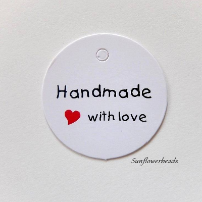 20 runde Anhänger weiß, beschriftet mit handmade with love
