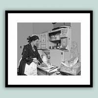 Frau in der Küche Anno 1924, Kunstdruck Poster gerahmt 39 x 35 cm, Schwarz weiß Fotografie, gerahmte Bilder, Vintage Art, Fineartprint Bild 1