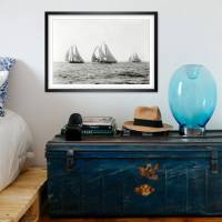 Segelboote Bild / Poster gerahmt 39x29cm / Kunstdruck mit hochwertigem Rahmen / Galerierahmung / Wandbild /Schwarz weiß Fotografie Bild 4