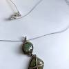 Kette  / Juwelierdraht mit zwei grünen Glaseinschmelzungen in Feinsilbereinfassung - handmade, Unikat (11) Bild 3