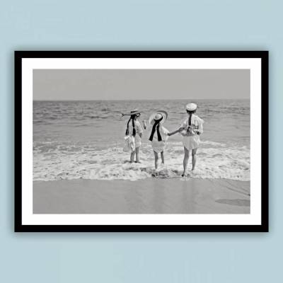 Kinder am Meer KUNSTDRUCK Poster ungerahmt - Historische schwarz-weiss Fotografie Wellen, Strand, Himmel Vintage Art