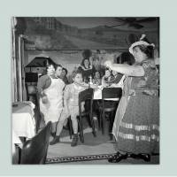 Marconi's Restaurant - Gypsy Woman II 1942 Tanz  - Kunstdruck Poster ungerahmt - schwarz-weiss Fotografie - Bild 1
