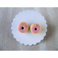 Ohrstecker Donut rosa mit bunten Streuseln Ohrringe handmodelliert aus Fimo Ohrschmuck aus Polymer Clay Bild 1