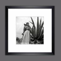 Frida Kahlo I  Kunstdruck gerahmt 35 x 35 cm schwarz weiß Fotografie - gerahmte Bilder - Vintage Art - Fineartprint - Fotokunst - Artwork Bild 1