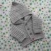 Strickjacke mit Kapuze für baby und kind ab größe 50/56 bis größe 86/92 kapuzenjacke gestrickt handarbeit babykleidung Bild 2
