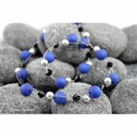 Royalblau, schwarz und grau, auffällige Kette aus Polarisperlen und Swarovski Beads, handgefertigte Polariskette zeitloses Unikat ehem. dunkelblau Bild 1
