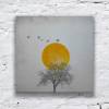 Baum, Sonne und Kraniche, texturierter Kunstdruck mit grauem Vintage-Hintergrund in 3 Größen // 13 x 13 cm, 20 x 20 cm, 30 x 30 cm Bild 4