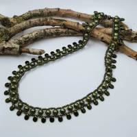 Dunkelgrüne Halskette - handgefertigt aus Glasperlen Bild 1