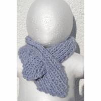 Schal Baby Babyschal Tuch Halstuch mit Schlitz Wolle blau hellblau pastell melange gestrickt handgestrickt Bild 1